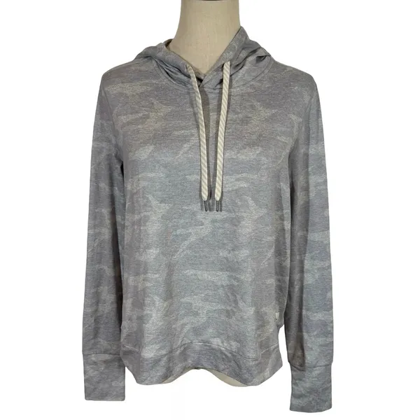 Vuori Halo Essential Hoodie Dreamknit Sweatshirt in Pale Gray Heather Camo - Image 3