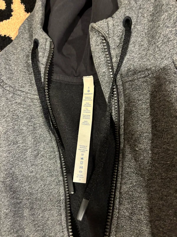 Lululemon Jacket Size 6  - Image 5