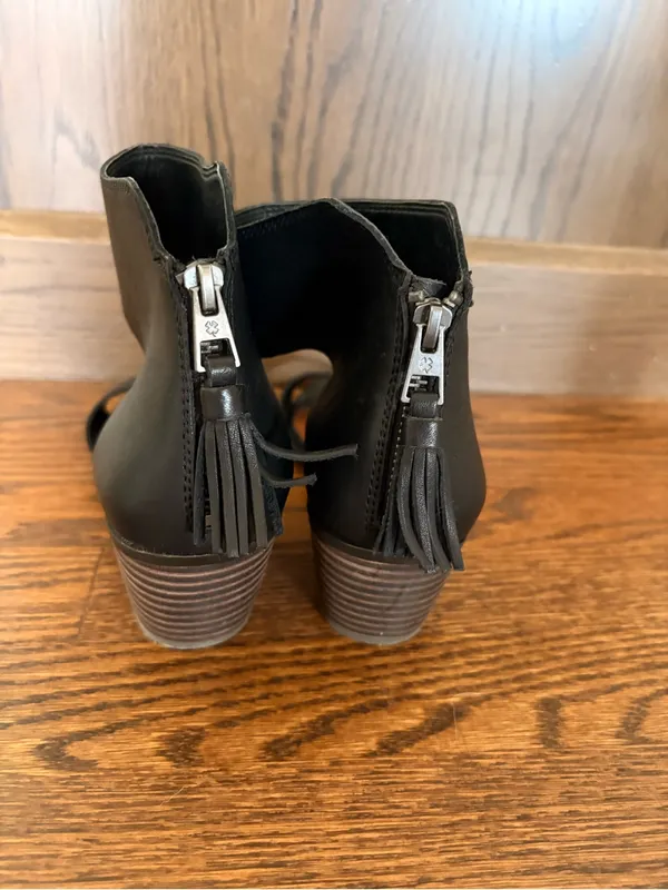 Lucky Brand Black Open-Toe Ankle Cuff Block Heel Sandals - Image 3