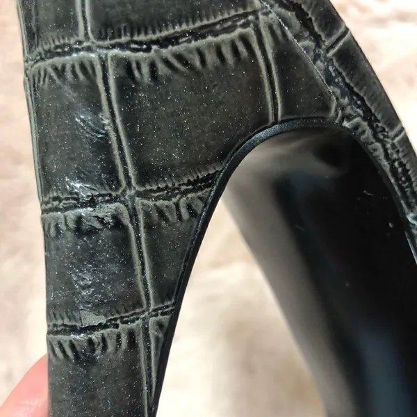 Nine West gray faux alligator material heels - Image 6