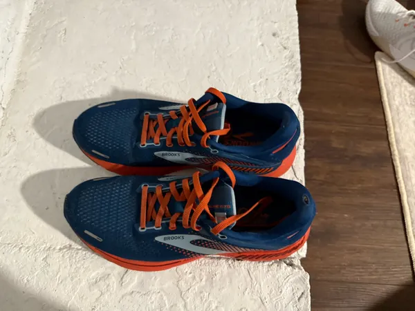 Brooks Running Shoes - Image 3