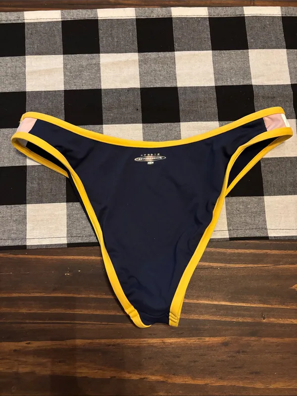 Banana Moon sports yoga player medium bottoms swim new - Image 3