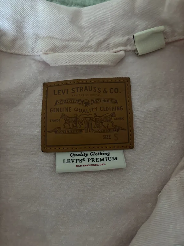 Baby Pink Levi’s Jacket - Image 6