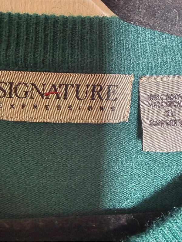 Signature Expressions Vintage Women's Dark Green Button-Up Sweater XL - NWT - Image 2