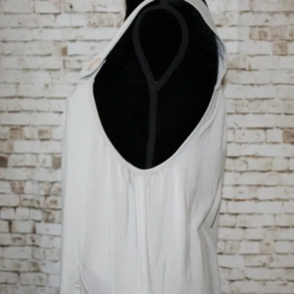 Renovation Top Brazilian made Size Medium - Image 4