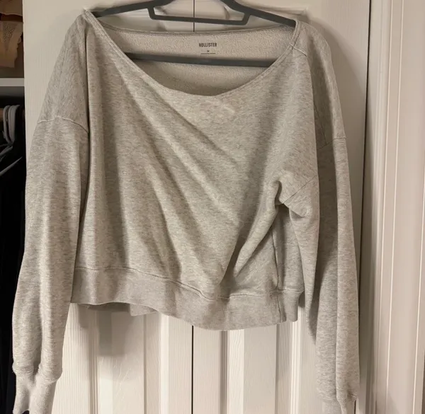 Hollister Off-The-Shoulder Sweatshirt - Image 3