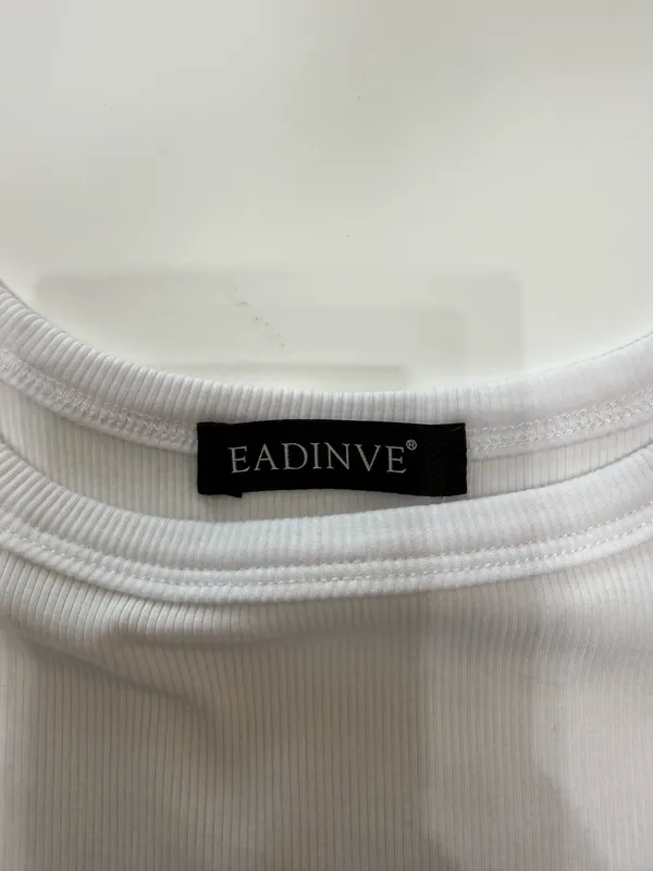 Eadinve white tank top size medium - Image 5