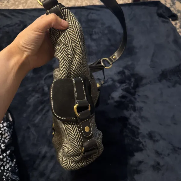 Chaps Black and Gray Herringbone Wool Blend Shoulder Bag - Image 4