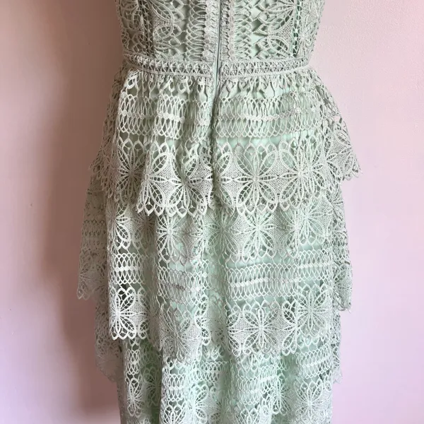 Light Green Tiered Lace V Neck Midi Dress - Image 9