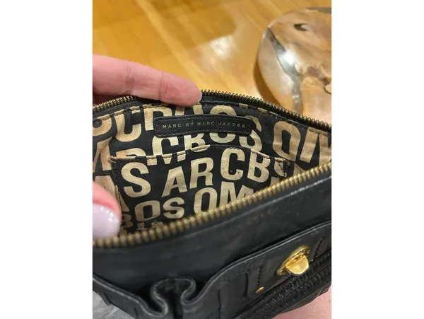 Marc by Marc Jacobs Black Leather Crossbody Bag - Image 6