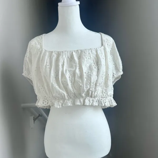 NWT Lovers + Friends Boho Eyelet Cropped White Leah Top Size‎ XL - Image 2