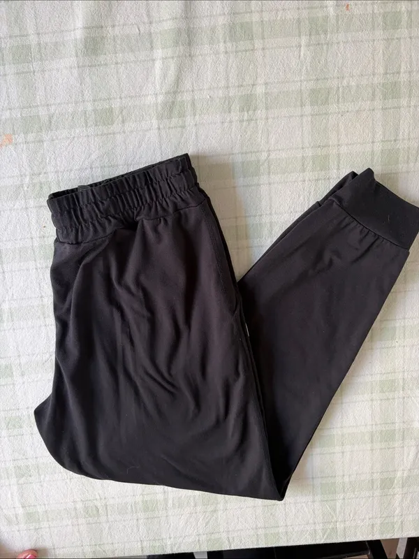 Vuori Black Athletic Jogger Pants with Drawstring - Image 7