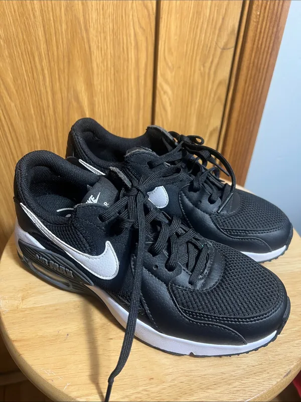 Nike Black and White Men’s Athletic Sneakers - Image 2