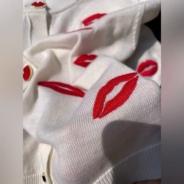 ALICE + OLIVIA Daroda Lip Cardigan Sweater - Soft White Mutli S - Image 8