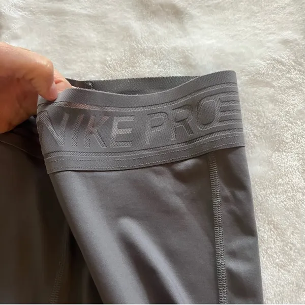 Nike Women's Athletic Gray Shorts M - Image 2