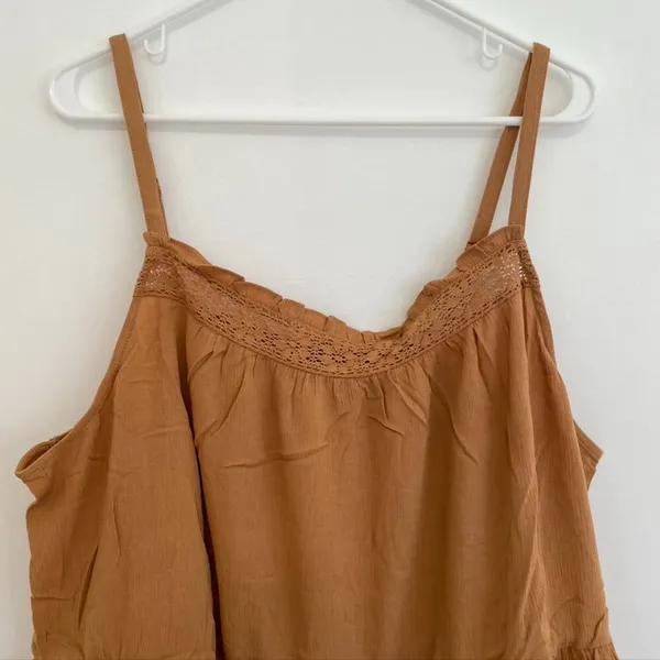 NEW NWT TORRID 3 Plus Size Crinkle Gauze Sleeveless Crochet Tank Tan Brown ish - Image 4