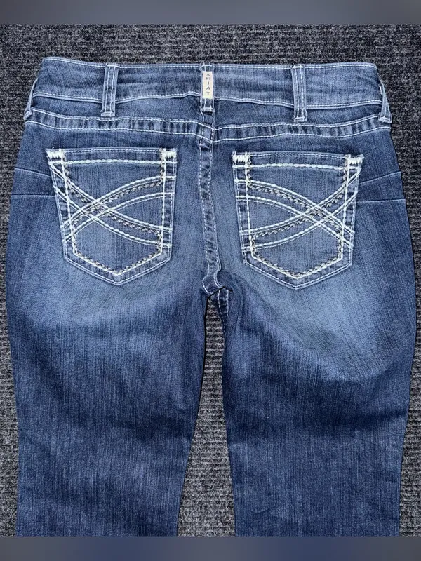 Ariat R.E.A.L. Women’s Mid Rise Boot Cut Stretch Entwined Jeans Marine Wash 31 S - Image 4