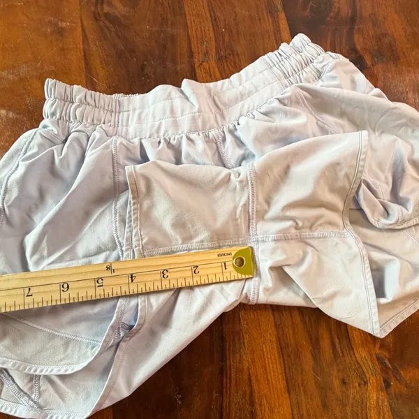 Lululemon Hotty Hot Low Rise Lined Short 2.5 Light Blue W7AVG T0222-0000 Size 6 - Image 5