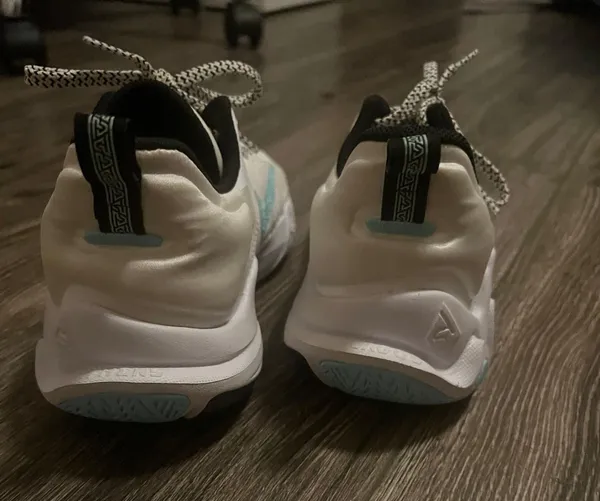 Nike Basketball Shoes Kids - Image 6