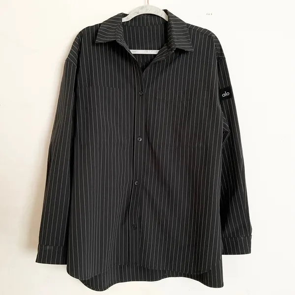 Alo Yoga Pinstripe Daylight Button Down Long Sleeve Black/Titanium L - Image 2