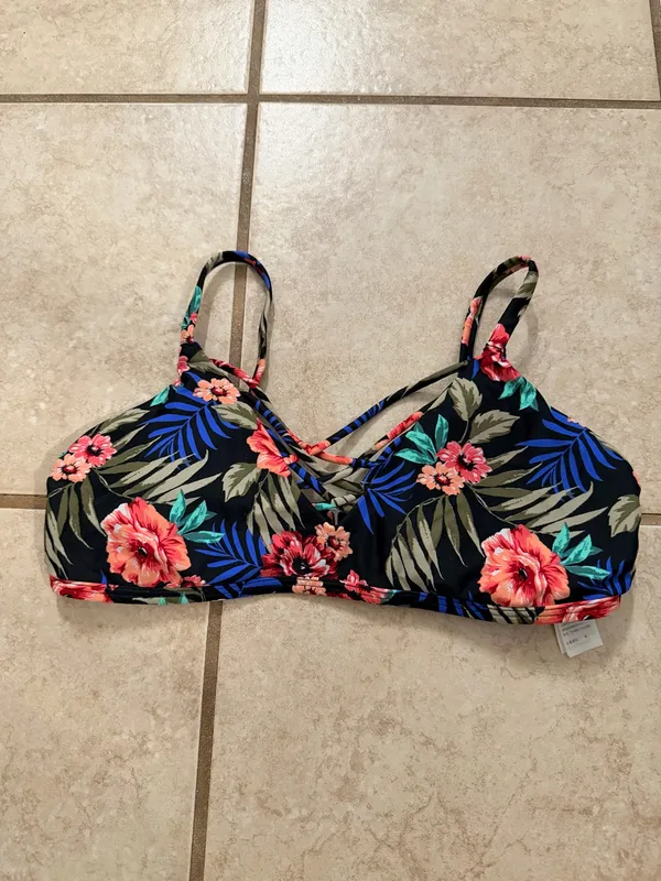 EUC Hollister Floral Strappy Bikini Set - Image 2