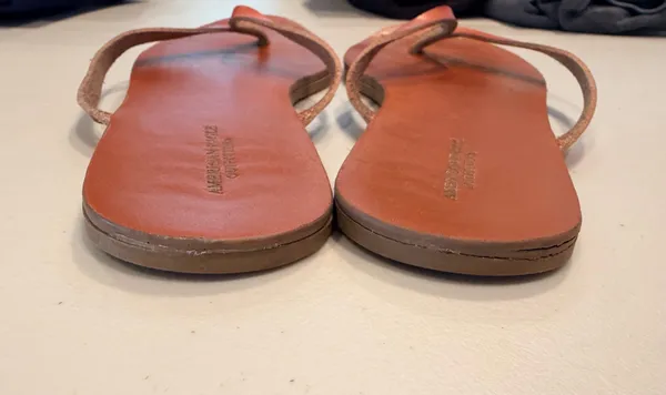 American Eagle Outfitters pp | women’s leather flip flop sandals. Size: 8 - Image 4