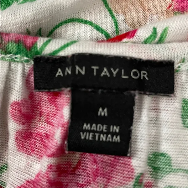 Ann Taylor floral berries print top. - Image 5