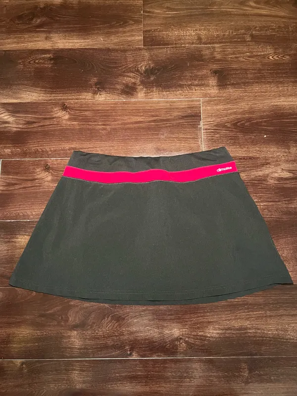 Adidas Climate Black and Pink Athletic Mini Skort Size Medium - Image 2