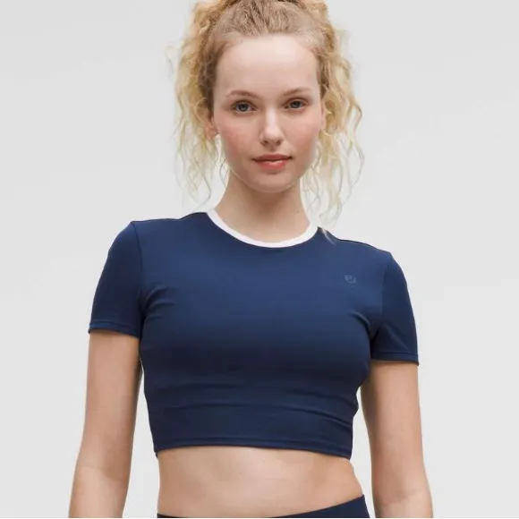 Lululemon Tight-Fit Cropped Shelf-Bra T-Shirt *Medium Support, B/C Cup - Image 7