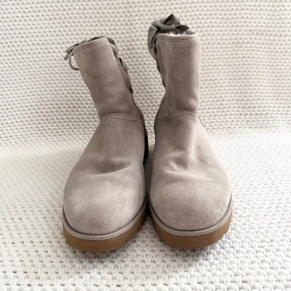 UGG Light Grey Bow Lace Back Drew Perforated Sunshine Ankle Wedge Boots 8.5 - Image 3