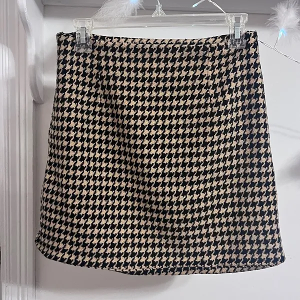 FINAL PRICE Moodie Houndstooth Mini Skirt Tan - Image 4