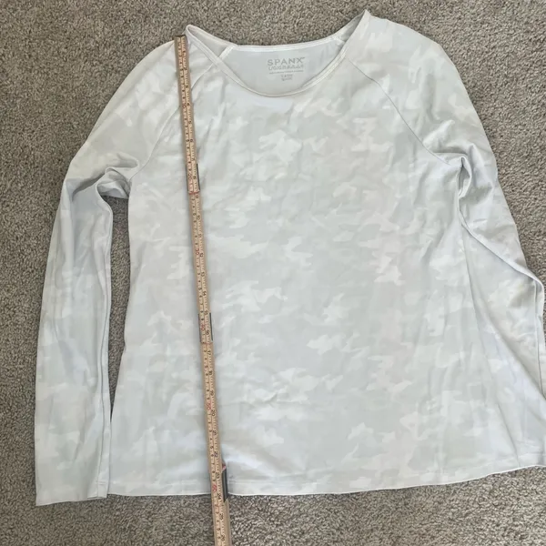 Spanx Sz L Swim Shirt Top Rash Guard UPF 50 Gray Camo Crew Neck Long Sleeve - Image 8