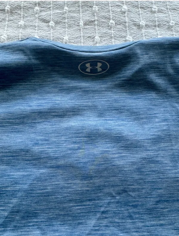 Under armour loose fit heat-gear short sleeve t shirt small blue - Image 4
