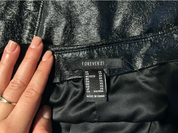 Faux Leather Skirt Forever 21 - Image 3