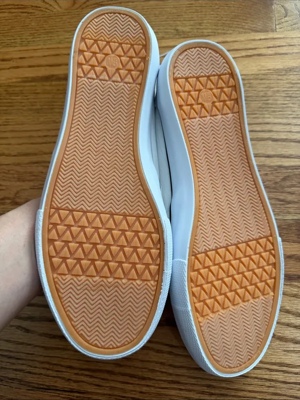 NWT A NEW DAY Slip-On Canvas Sneakers in White SIZE 9 - Image 3