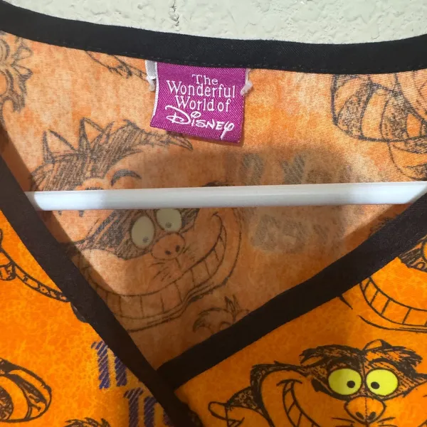 Women's Disney‎ Scrub Top XL Cheshire Cat Alice in Wonderland Halloween Orange - Image 2