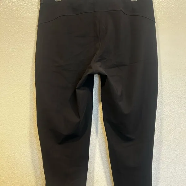 lululemon athletica Black cropped Pants - Image 5