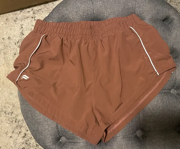 Fabletics Full Speed Mid-Rise Run Shorts - Image 3