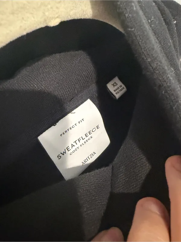 Women’s Aritzia Black Hoodie with White and Gray Sleeve Stripes - size XS - Image 3