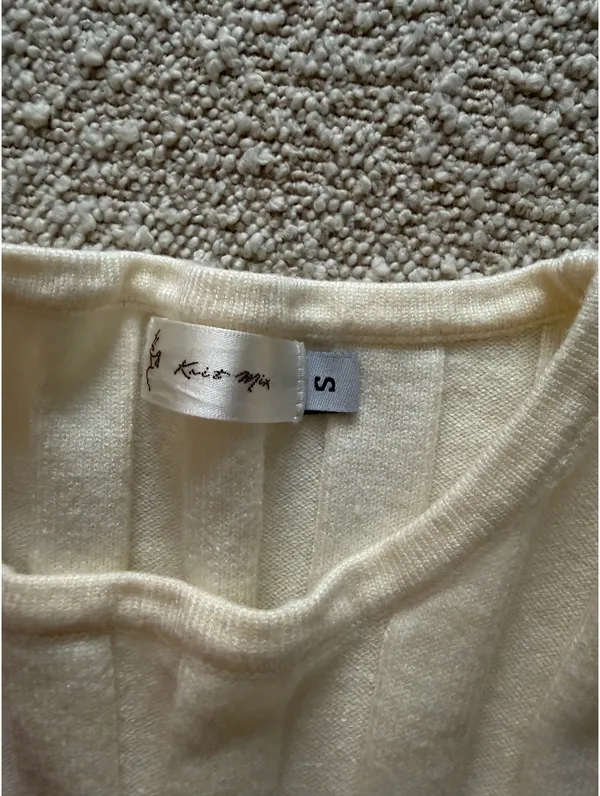 Boutique White knit longsleeve Midi Dress - Image 7