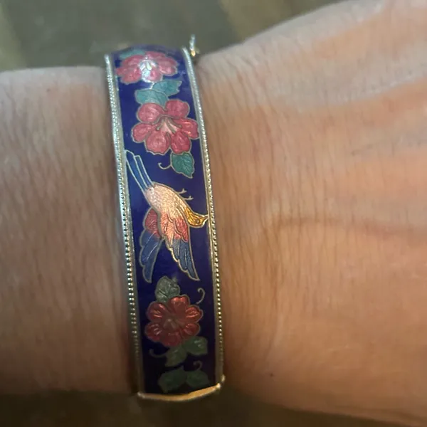 Vintage birds and flowers cloisonné hinged bangle bracelet - Image 3