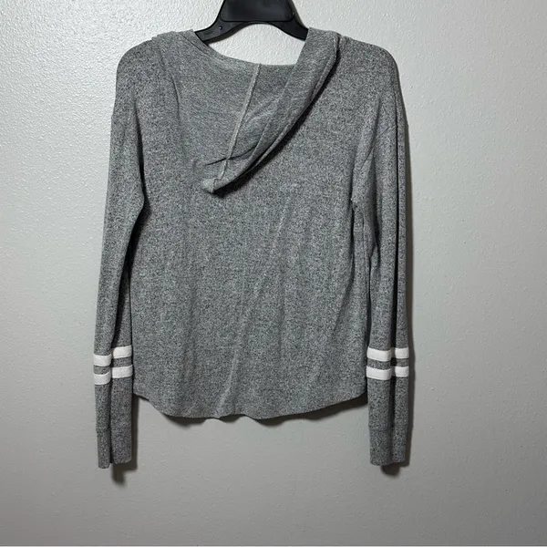Hollister Women Gray Hoodie Sweatshirt Long‎ Sleeve Size Small - Image 5