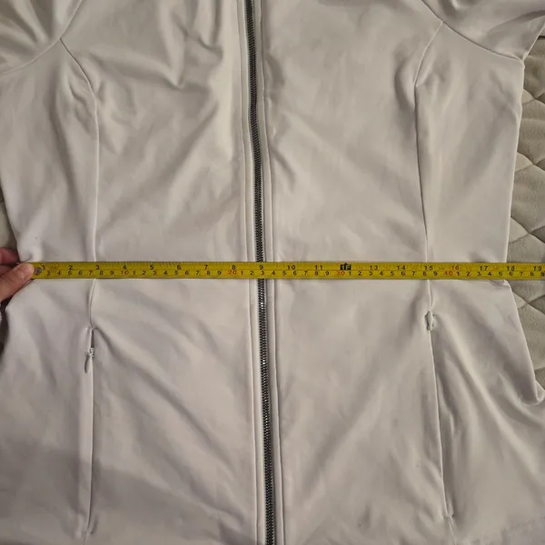 Alo yoga jacket - Image 9