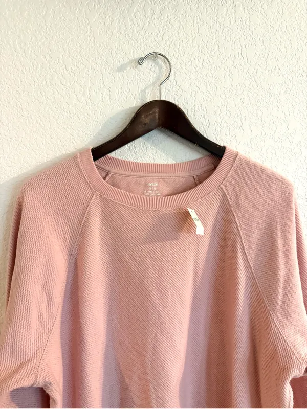 NWT AERIE Womens Top Pink Raglan Diagnal Weave Long Sleeve Pull Over Size Medium - Image 3
