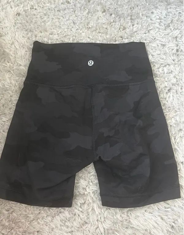 Lululemon Align Biker Shorts Black Camouflage 6" - Image 2