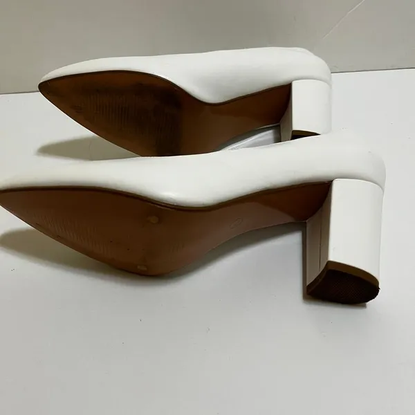 Idifu Classic White 3" Pumps Shoes 7.5 - Image 4