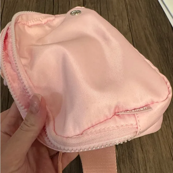 Lululemon Belt Bag - Image 10