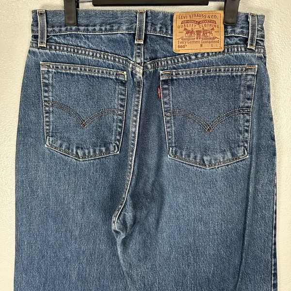 Vintage Levis 560 Jeans Womens 12 Loose‎ Fit Straight Leg High Waist Medium Wash - Image 4