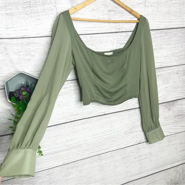Urban Outfitters Green Sheer Long Sleeve Peasant Crop Top Size Large Bridgerton - Image 4