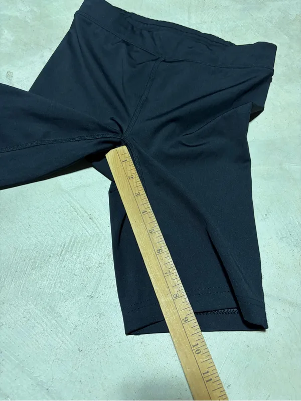 Under Armour Black Compression Shorts medium - Image 4